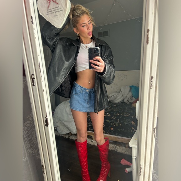 Super cute red boots - Picture 3 of 3